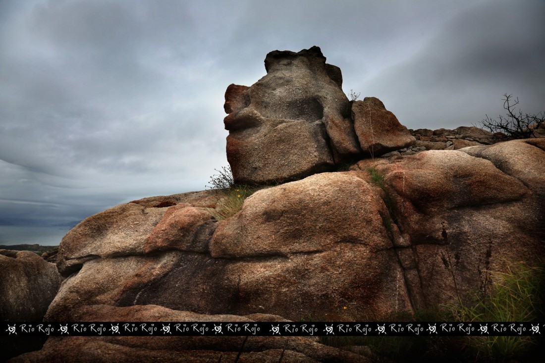 Monte Pindo  rocas (riorojo)